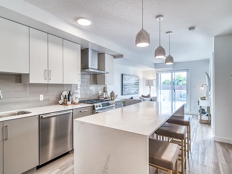2107 34th Ave SW — Photo 28