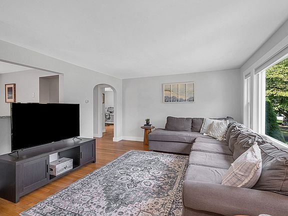 3rd image of 24 Ballardvale St