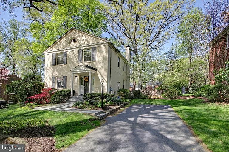 1st image of 636 Blossom Dr