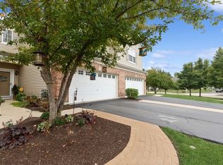 2525 Evergreen Cir, McHenry, IL 60050