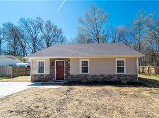 2206 Bracyridge Rd, Greensboro, NC 27407