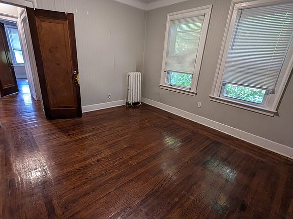 4th image of 1226 Whalley Ave #22