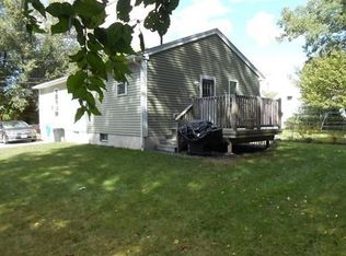 13 Rose Ln, Worcester, MA 01607