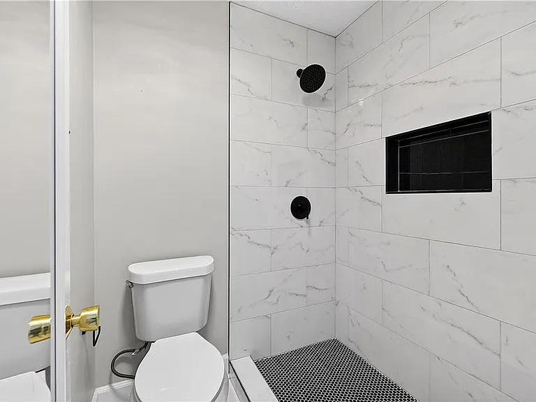 679 Anderson Walk — Photo 24