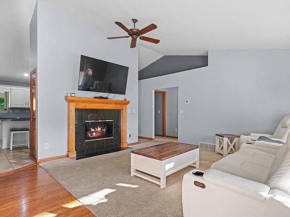 5th image of 720 Hickory Valley Ct