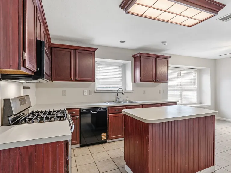 1305 Minter Rd — Photo 6