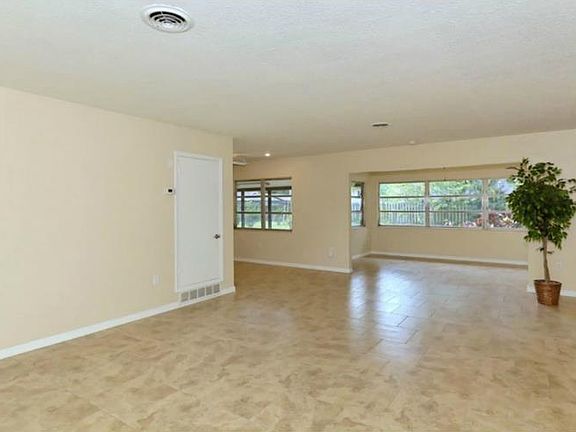 3rd image of 2600 Belvoir Blvd