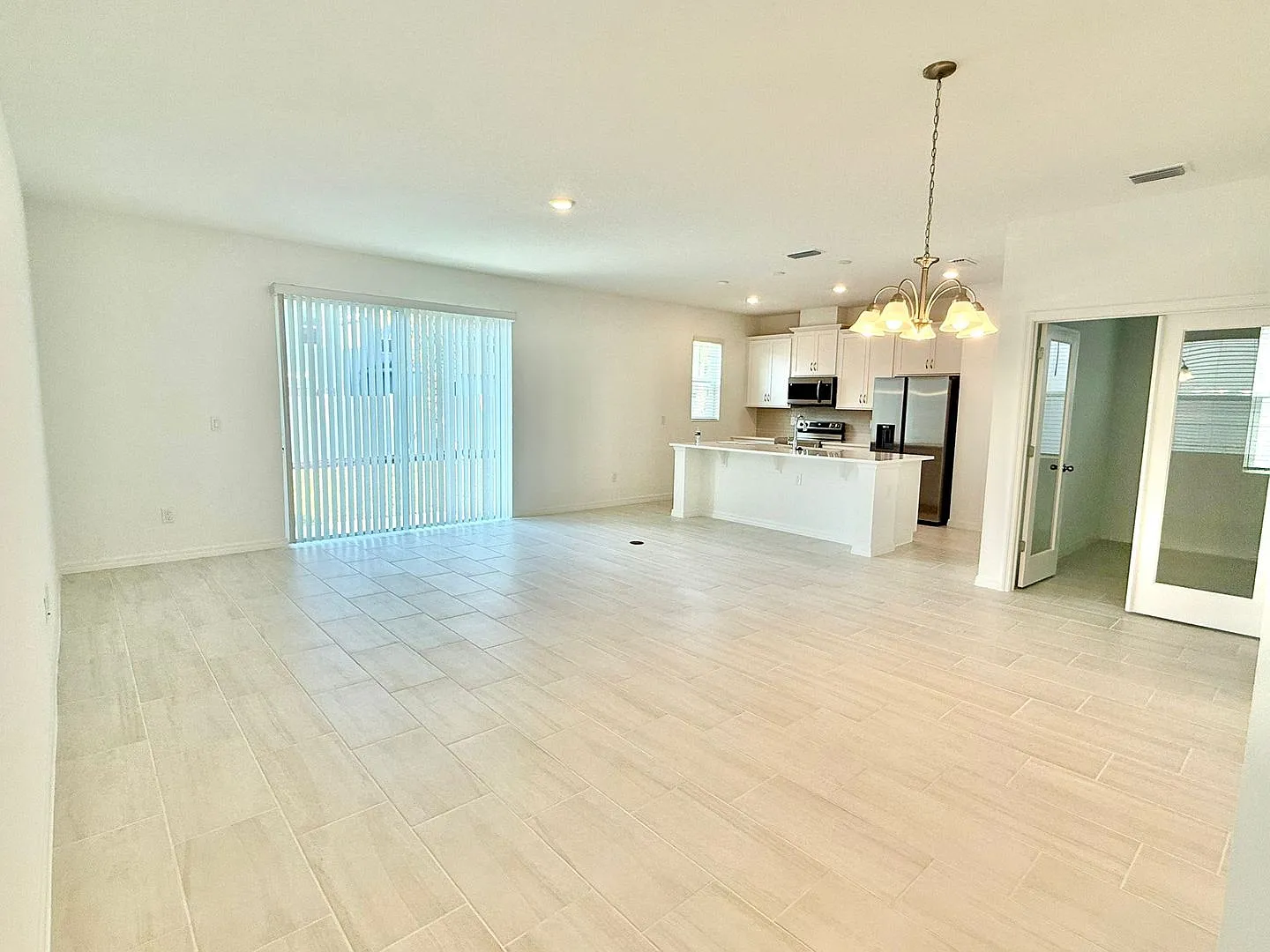 Modern comfort meets Florida living - 4Bedrooms / 2.5Bath home at Beresford Woods! — Photo 3