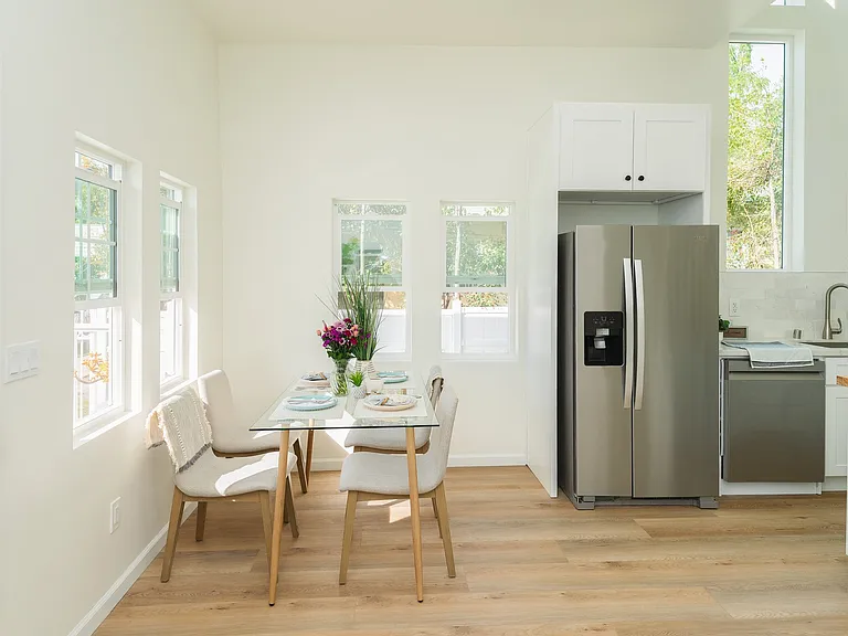 175 E Villa St #3 — Photo 5