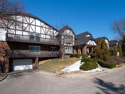 8900 N Park Plaza Ct Unit 204, Milwaukee, WI, 53223