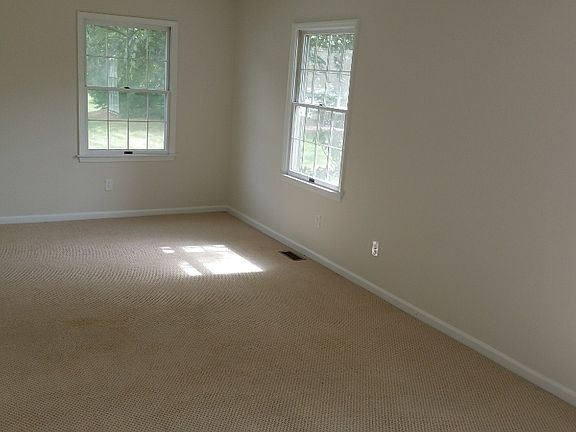 5th image of 73 Smithfield Ct