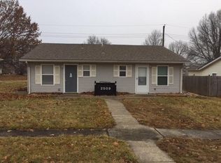 2509 NW Chipman Rd #B, Lees Summit, MO 64081