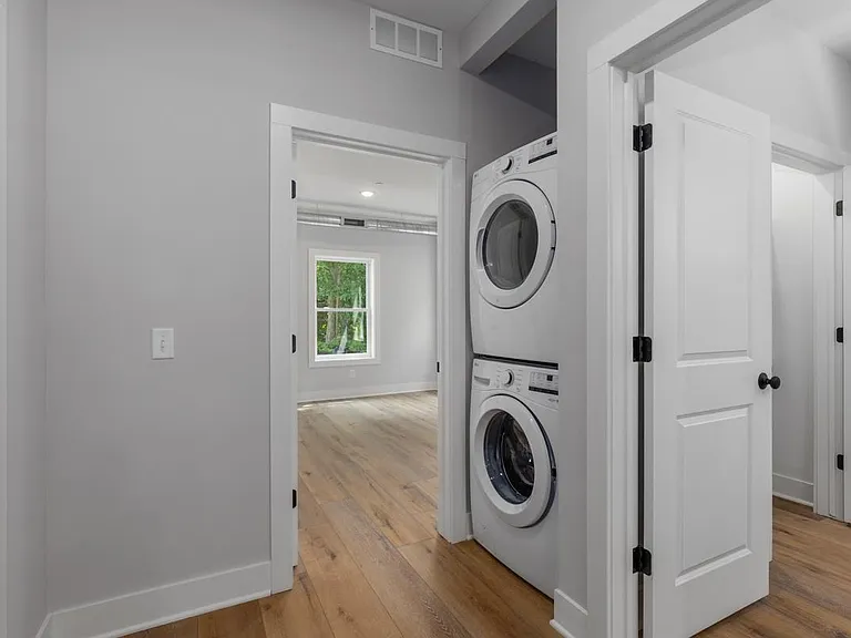 1004 Diamond Ave NE #1 — Photo 11