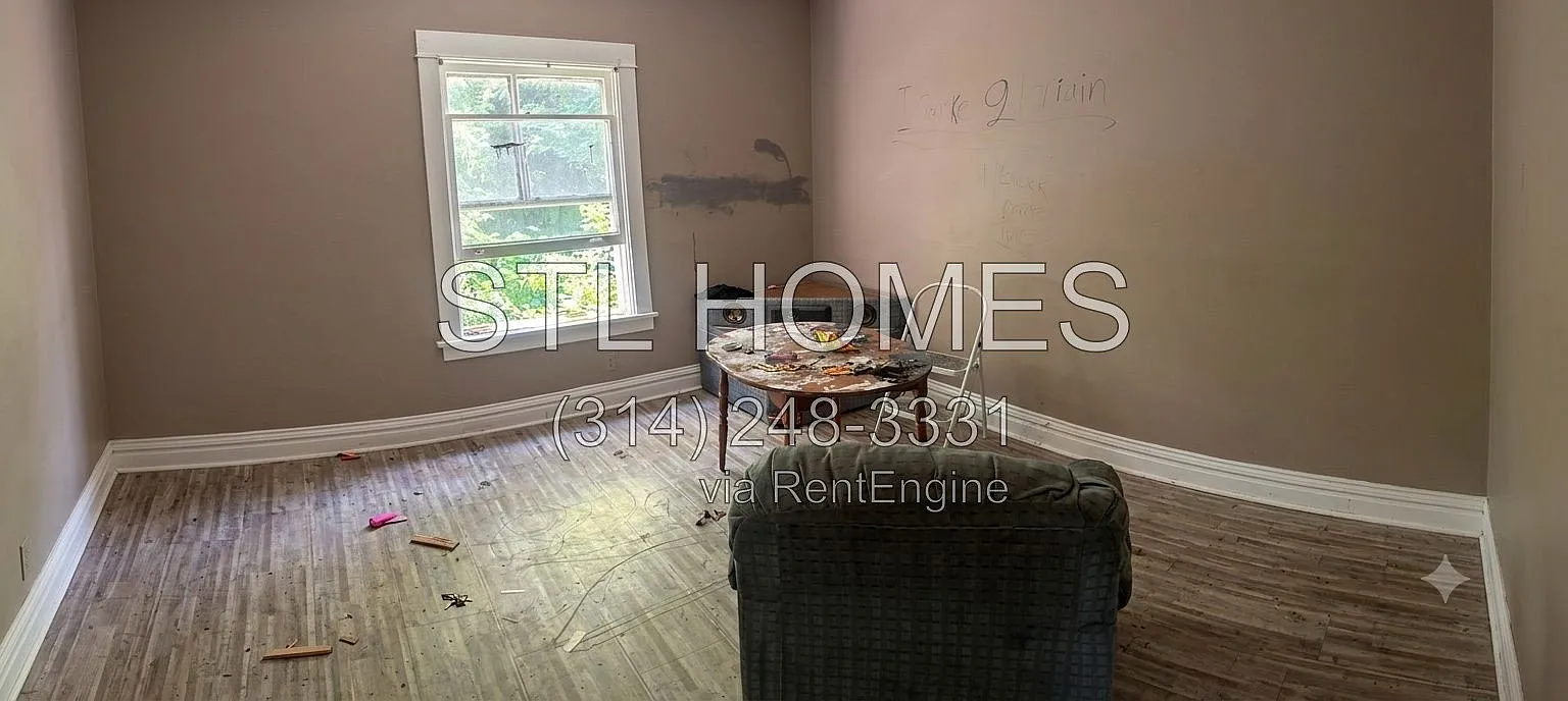 2 bed, 1.0 bath, $749 — Photo 2