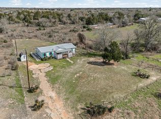 250 McDuffy Ln, West Point, TX 78963