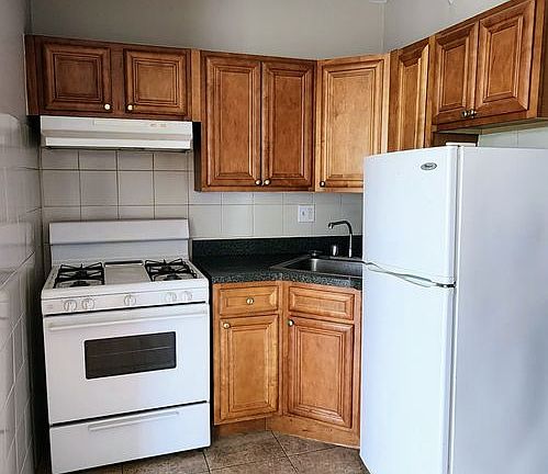 3rd image of 4764 N Virginia Ave #314