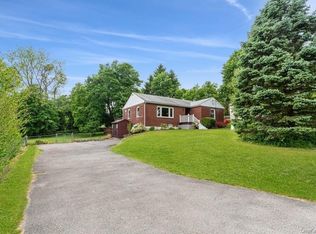 8 Willow Ln, Fishkill, NY 12524