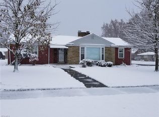 2082 Beechwood St NE, Warren, OH