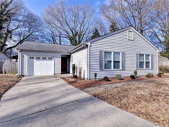 3rd image of 6 Whitecedar Ct