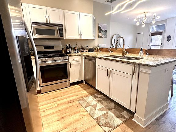5th image of 2948 N River Walk Dr