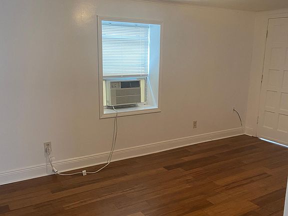3rd image of 4220 Dumaine St Basement B