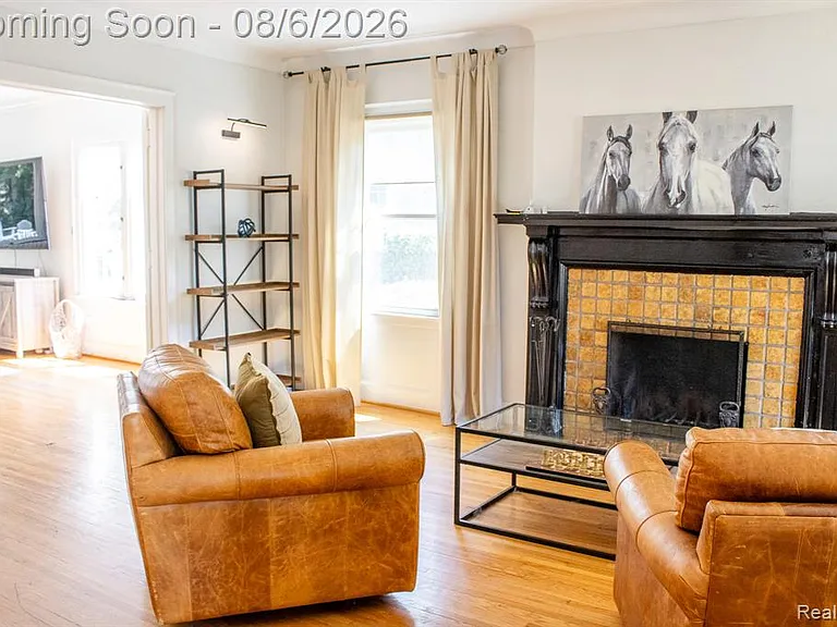 1010 Kensington Ave — Photo 11