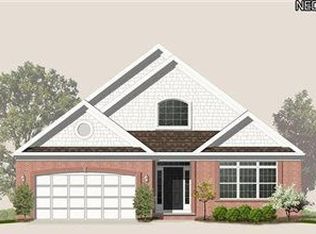 5027 Bristol Ct, Lyndhurst, OH 44124