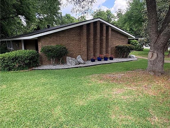 3rd image of 6531 Dogwood Ct