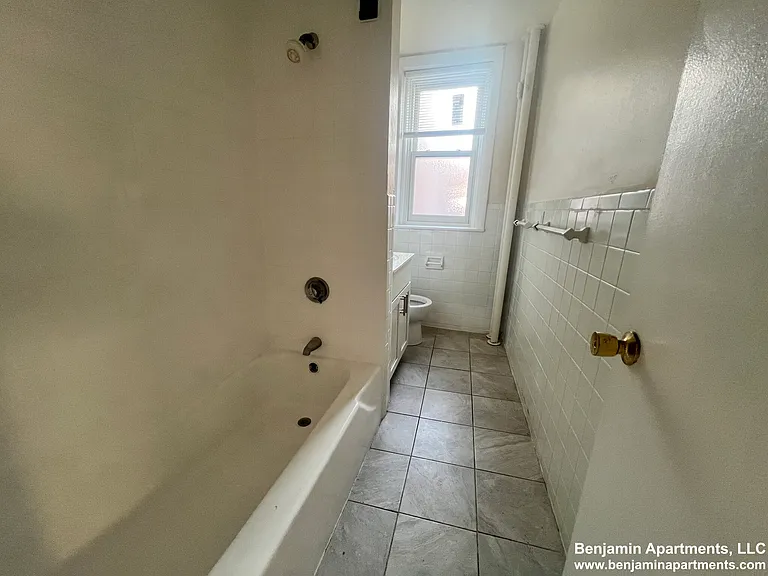 1137 Commonwealth Ave #9 — Photo 7
