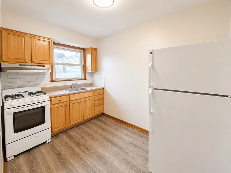 40 Stuyvesant Ave #4 — Photo 11