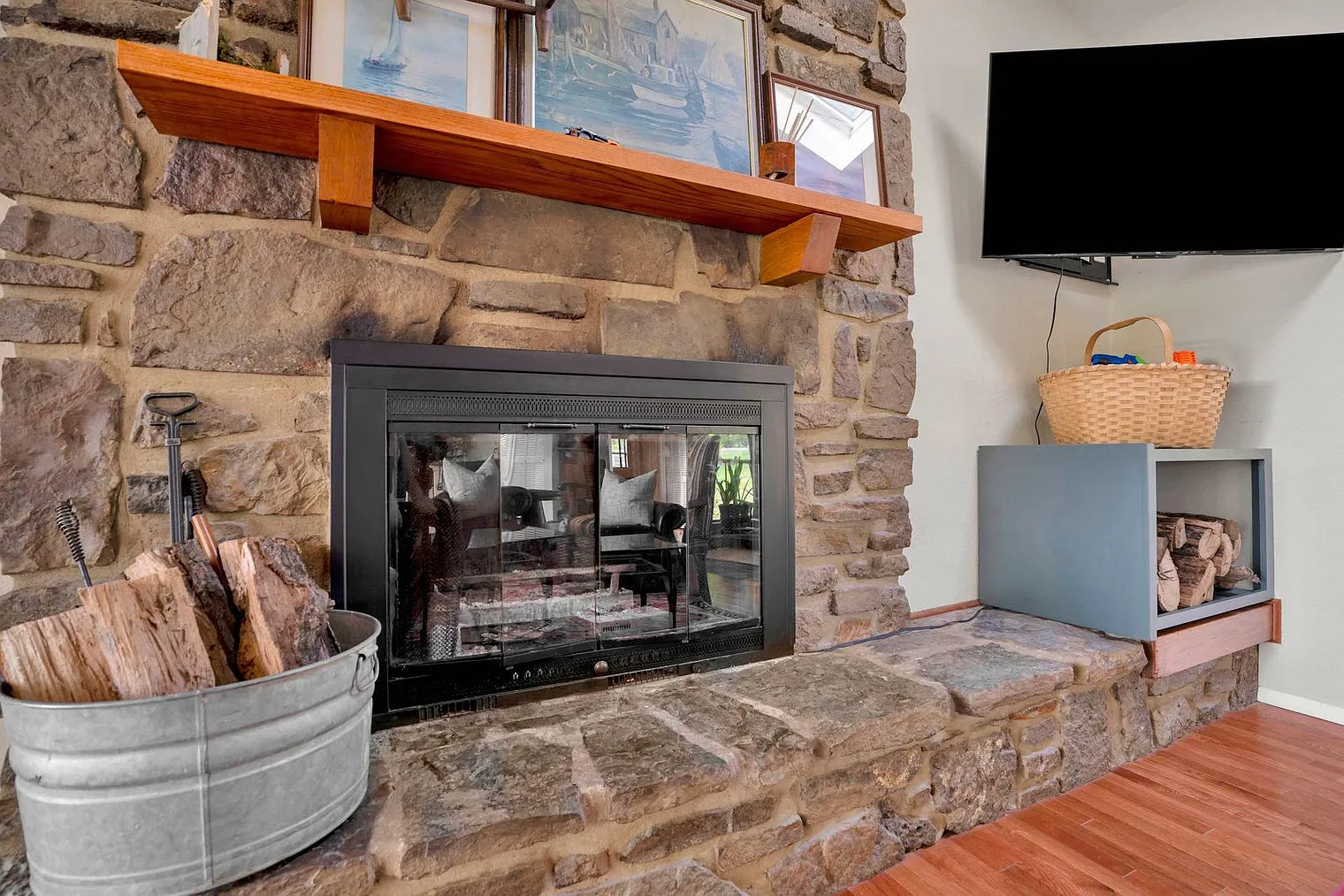 3 bed, 3.0 bath, 2185 sqft, $4,877 — Photo 4