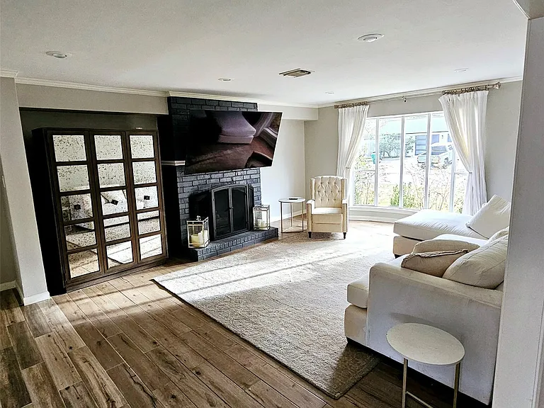 9738 Braesmont Dr — Photo 7