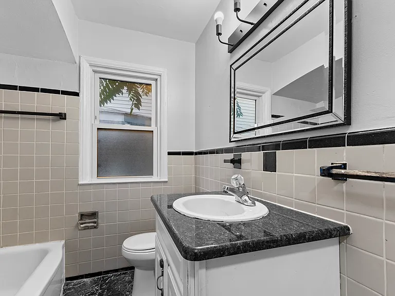 929 White Ave — Photo 16