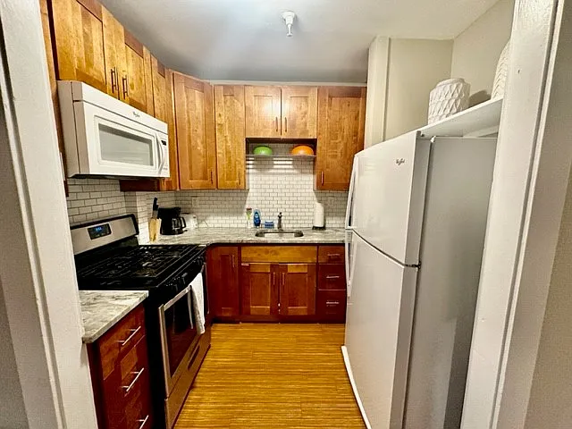 Building Photo - 435 Hanover St #2B