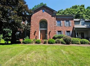13 Beacon Hill Dr, Chester, NJ 07930