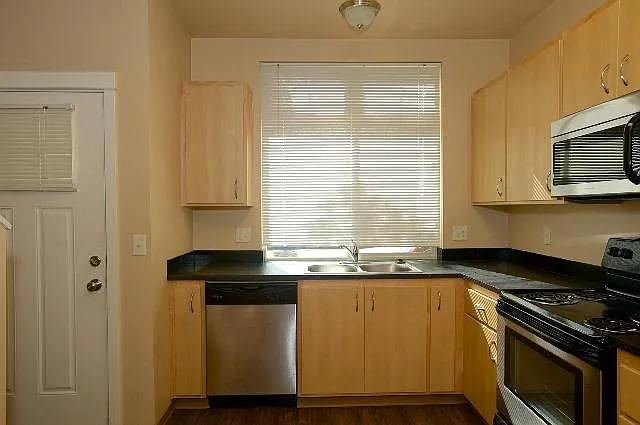 1931 Hilyard St - Kitchen 1931 Hilyard St - Kitchen