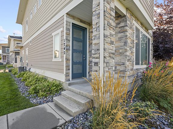 2nd image of 1742 W Nikos Ln #1