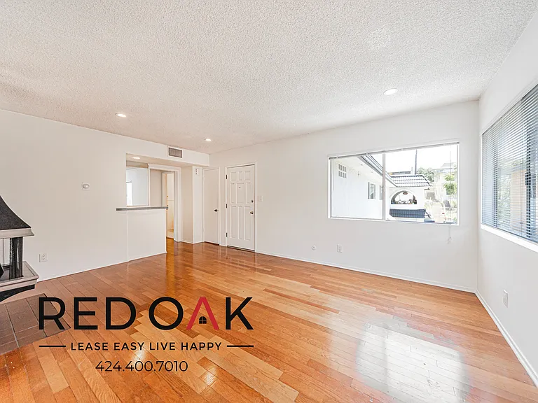 2035 Rodney Dr #5 — Photo 8