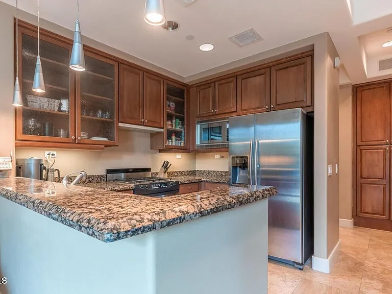 2211 E Camelback Rd #104 — Photo 6