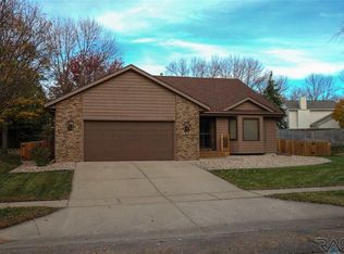 3620 S Matthew Dr, Sioux Falls, SD 57103