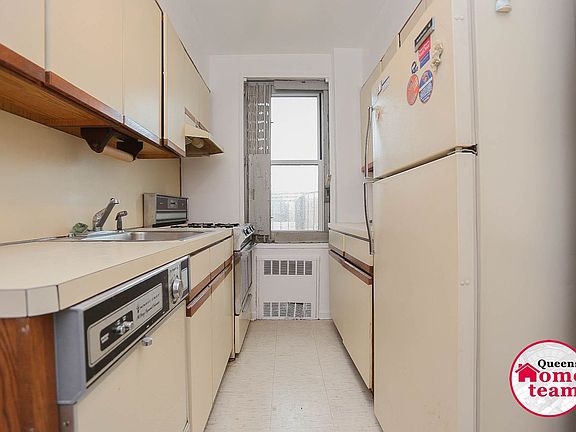 4th image of 7402 34th Ave #6E