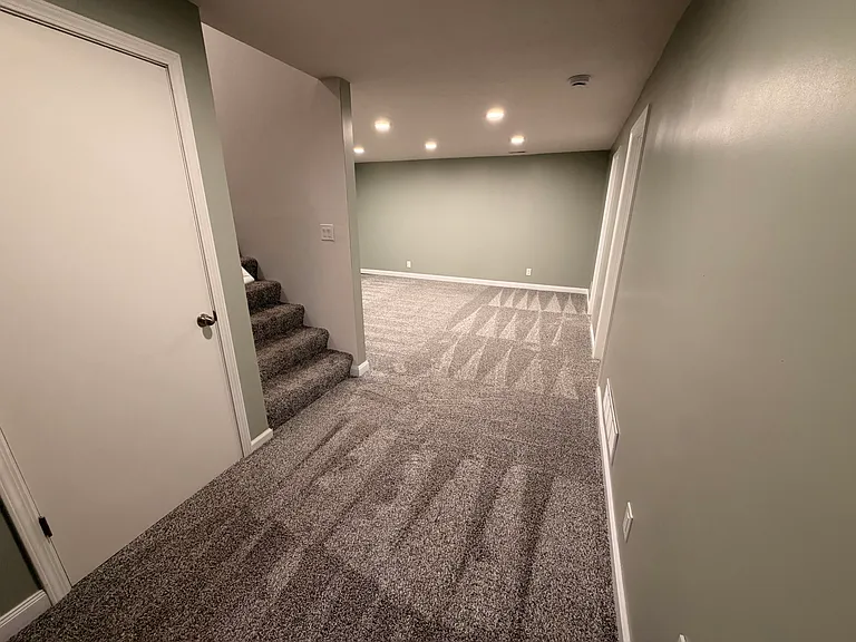 908 Mineral Dr — Photo 24