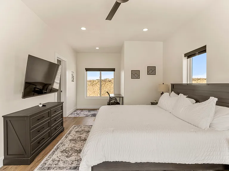 840 Twin Lakes Dr #401 — Photo 21