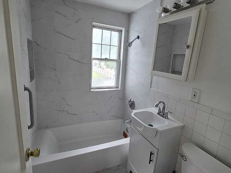 155 Glenwood Ave #2 — Photo 9