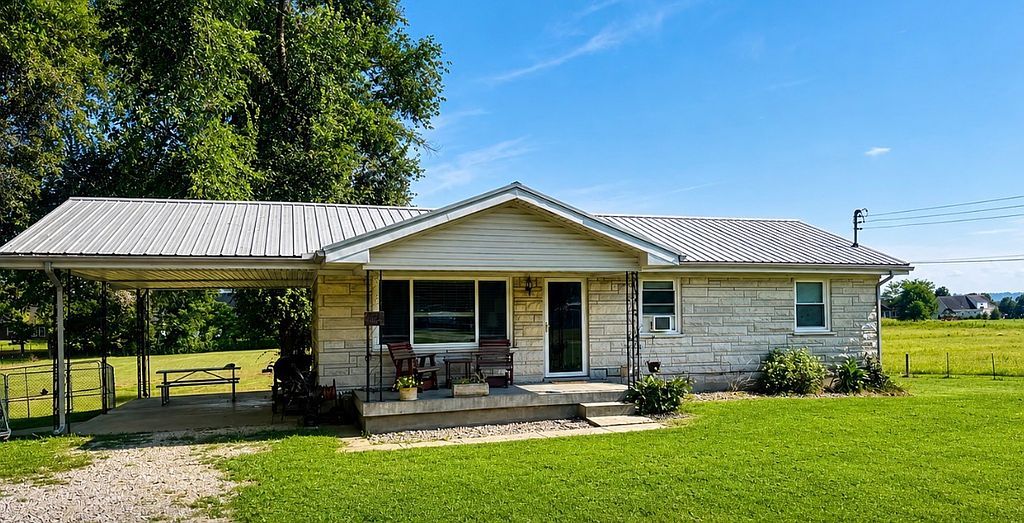 361 Valley Ln - Property Image