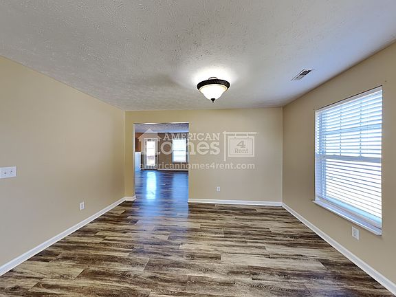 3rd image of 906 Grand Oak Dr