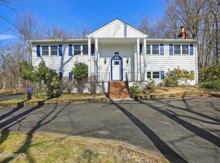 273 Wyckoff Rd, Eatontown, NJ 07724