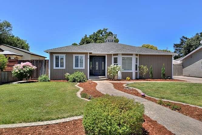 1st image of 471 Rosewood Ave
