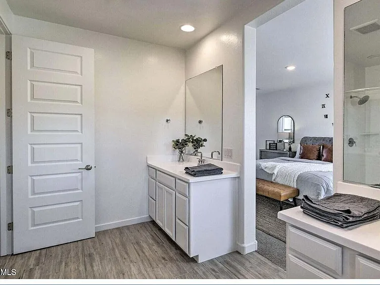 9908 E Texas Ave — Photo 11