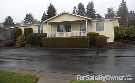 South View
						:
						Low maintenance Yard